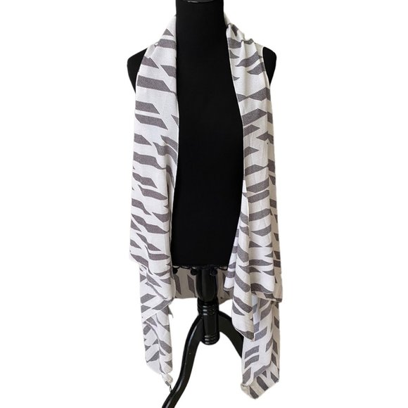 Cool Graphic Black and white shawl vest by Janice OS - Picture 1 of 7